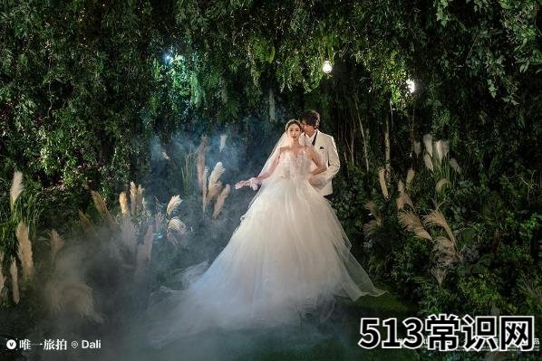 唯一旅拍告诉你:旅拍婚纱照中男士应该做些什么?