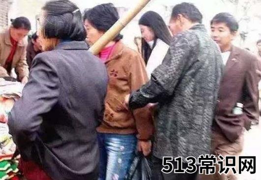 揭露小偷的各种惯用手法 地铁公交容易被盗区域