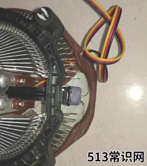 教大家电脑风扇怎么拆出来清洗