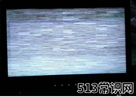 电脑屏幕出现条纹,小编教你电脑屏幕出现条纹怎么办