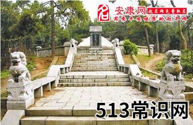 梦见山上有坟墓