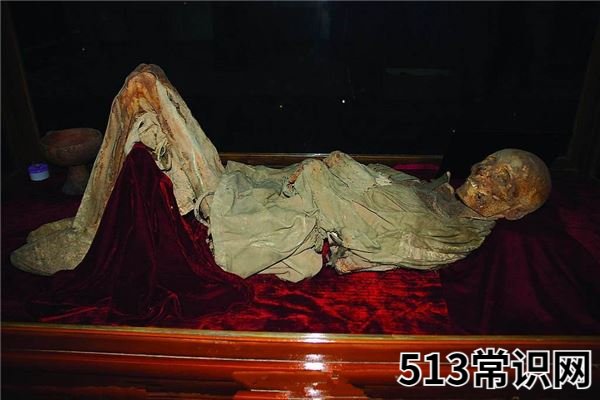 梦见干尸