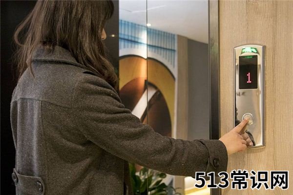 夢(mèng)見坐電梯_做夢(mèng)夢(mèng)到坐電梯是什么意思