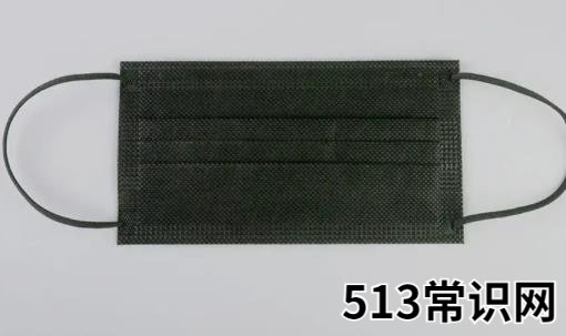 一次性黑色口罩有毒吗 两个一次性口罩一起带好吗